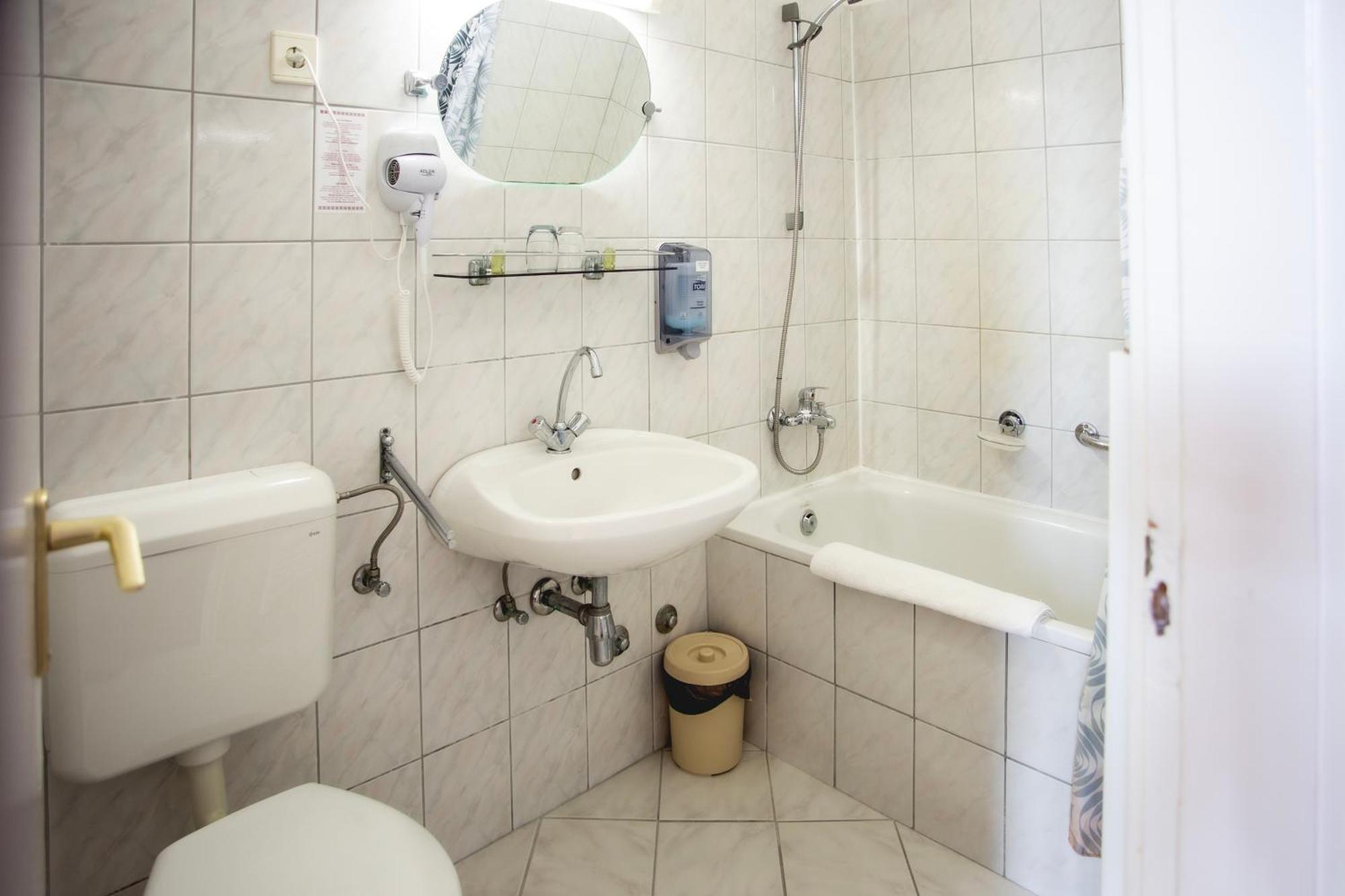 Hotel Kapos Kaposvár Zewnętrze zdjęcie