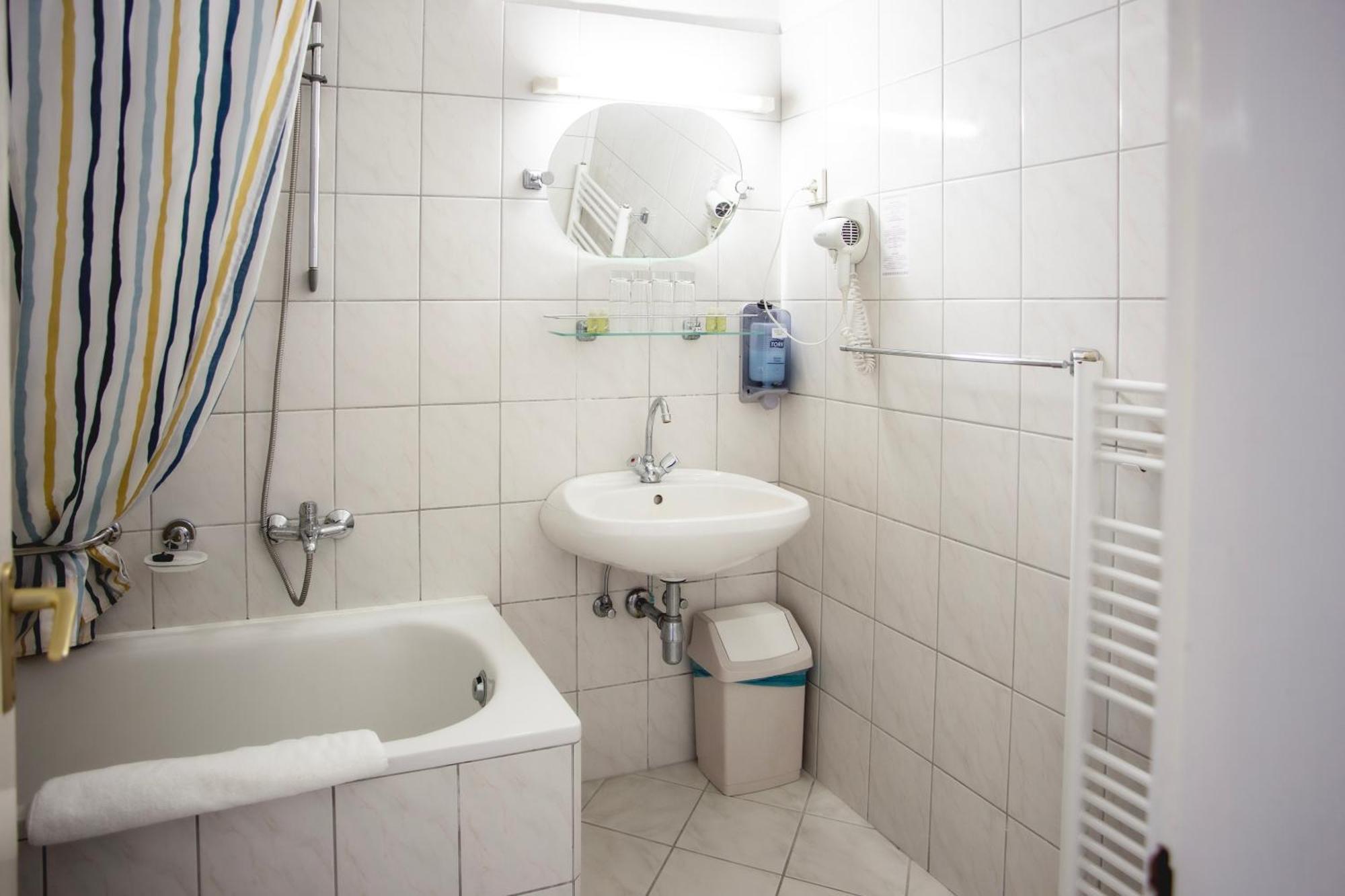 Hotel Kapos Kaposvár Zewnętrze zdjęcie
